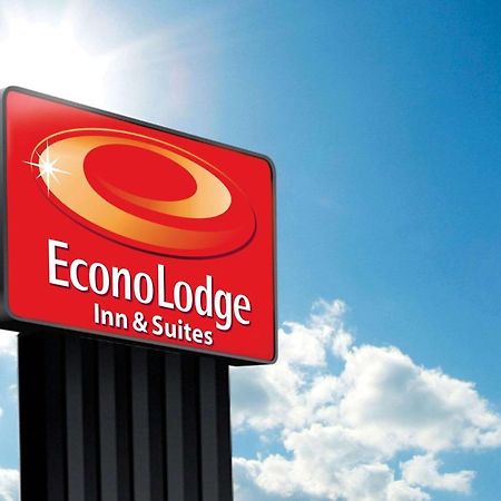 Econo Lodge Inn & Suites Yankton Extérieur photo