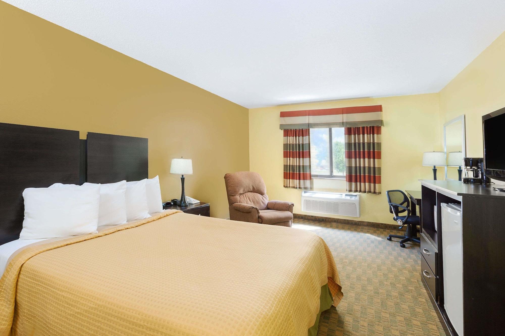 Econo Lodge Inn & Suites Yankton Extérieur photo