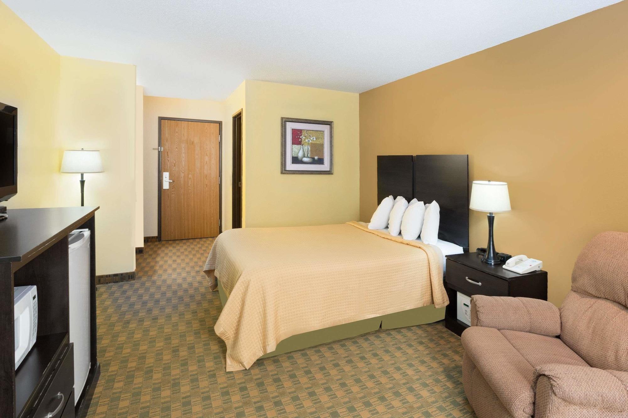 Econo Lodge Inn & Suites Yankton Extérieur photo