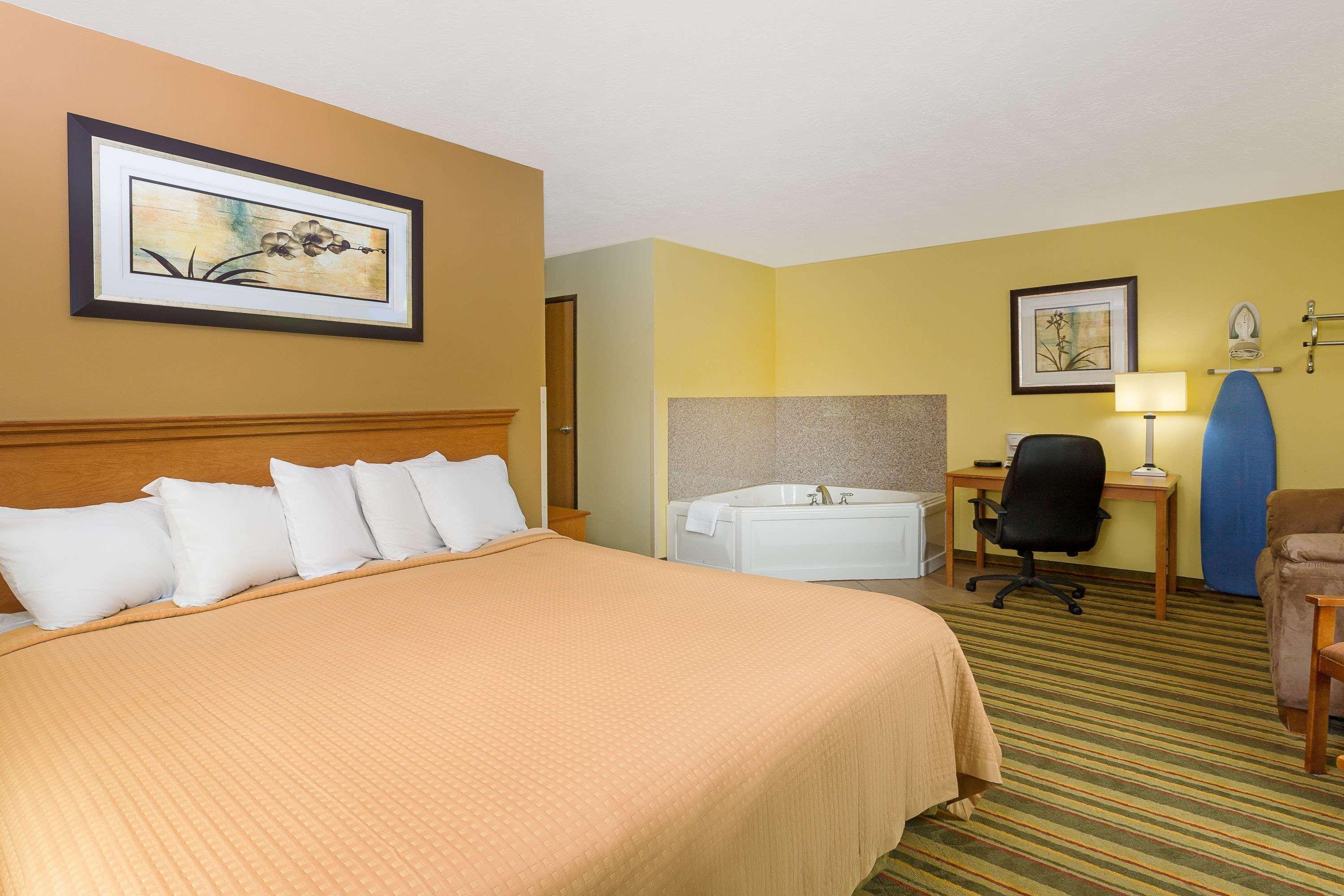 Econo Lodge Inn & Suites Yankton Extérieur photo